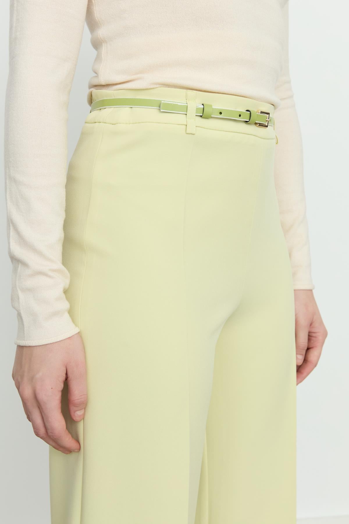 Beli İnce Kemerli Düz Paça Pantolon Fıstık Yeşili