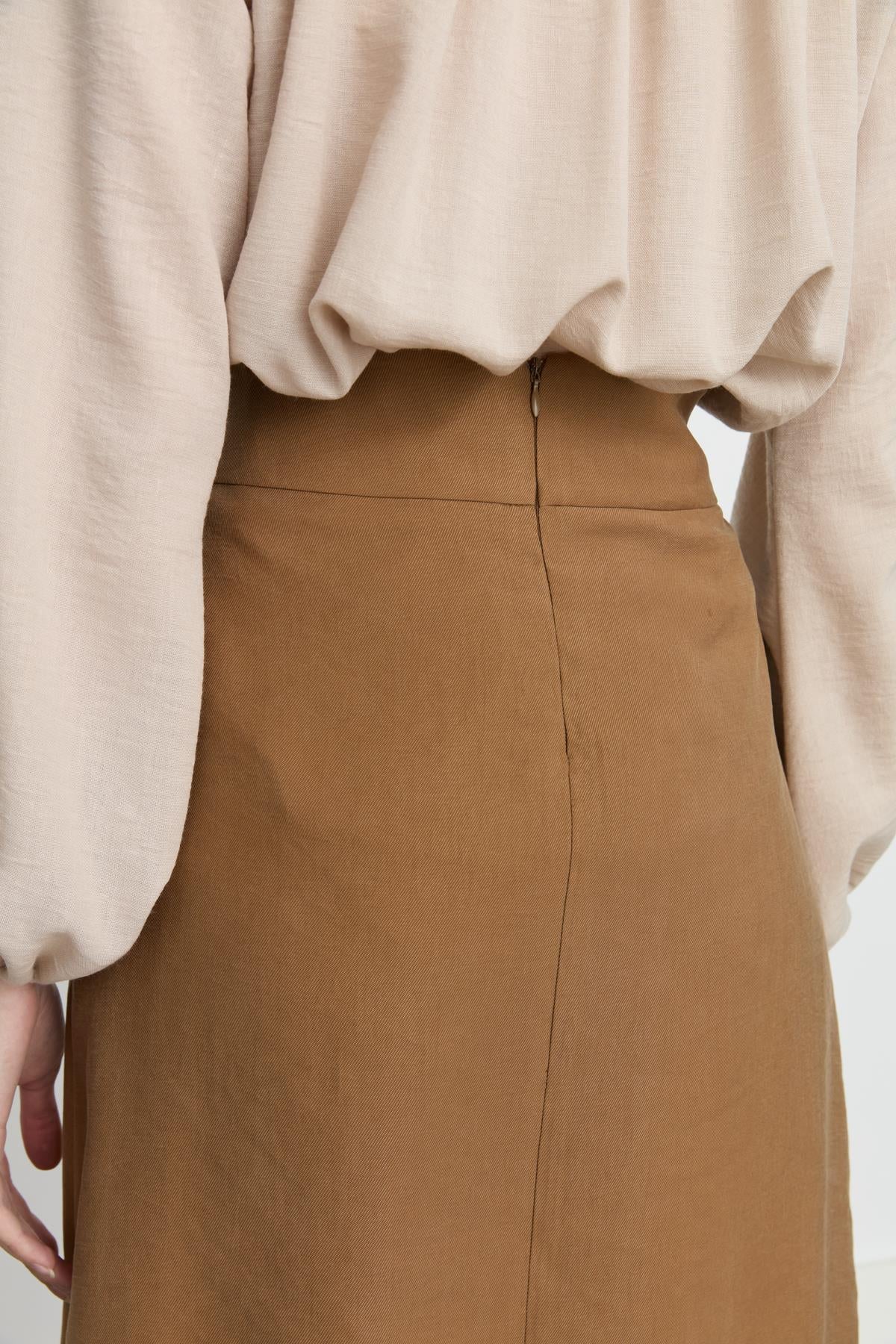 Beli Lastikli Aksesuar Detaylı Tencel Etek Açık Kahve