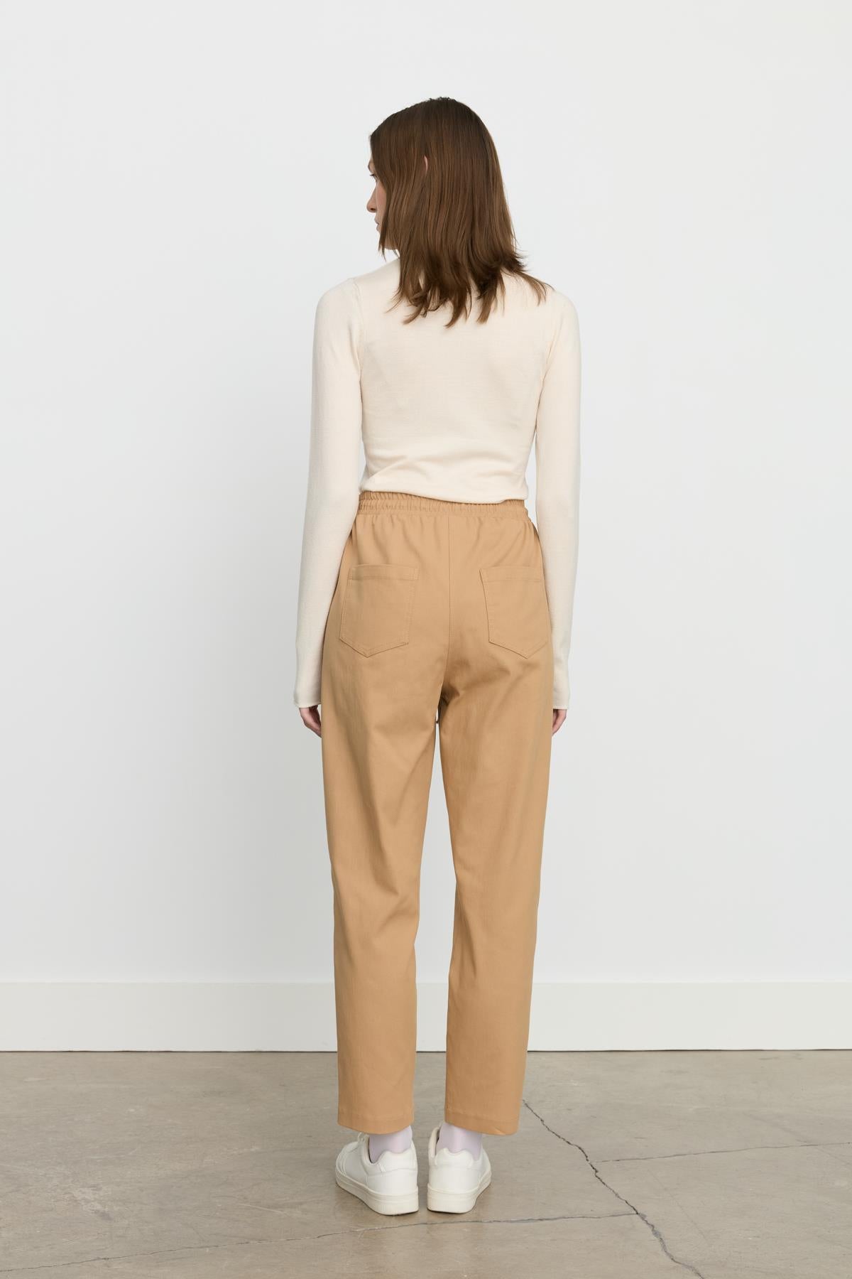Beli Lastikli Kanvas Havuç Pantolon Camel