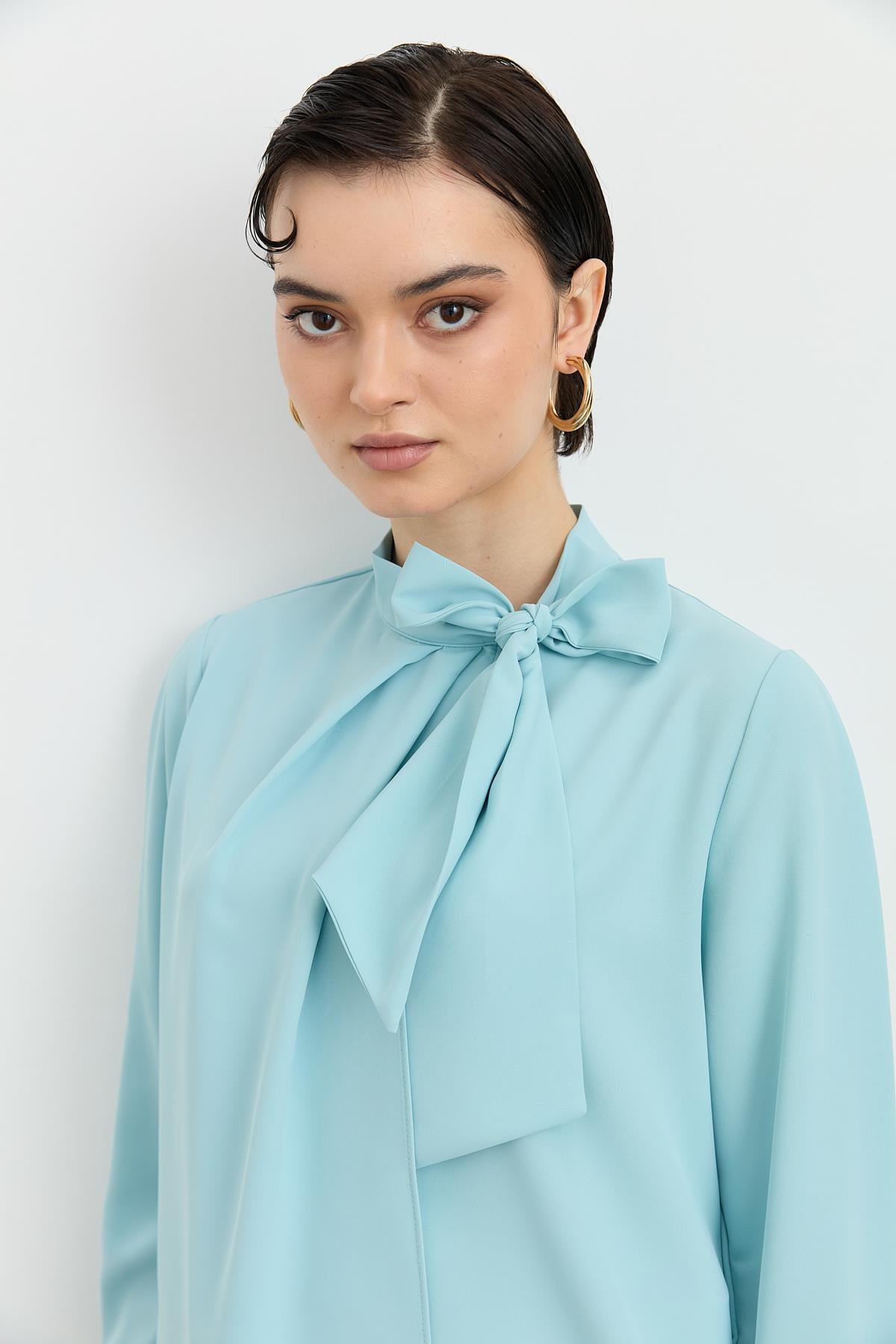 Fular Detaylı Şık Bluz Aqua