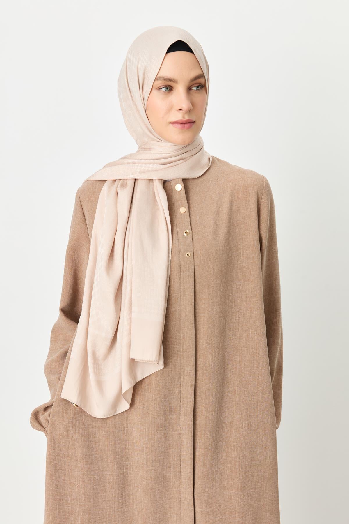 Metal Aksesuar Detaylı Ferace Camel