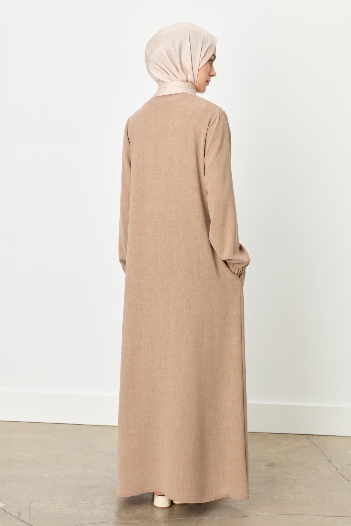 Metal Aksesuar Detaylı Ferace Camel