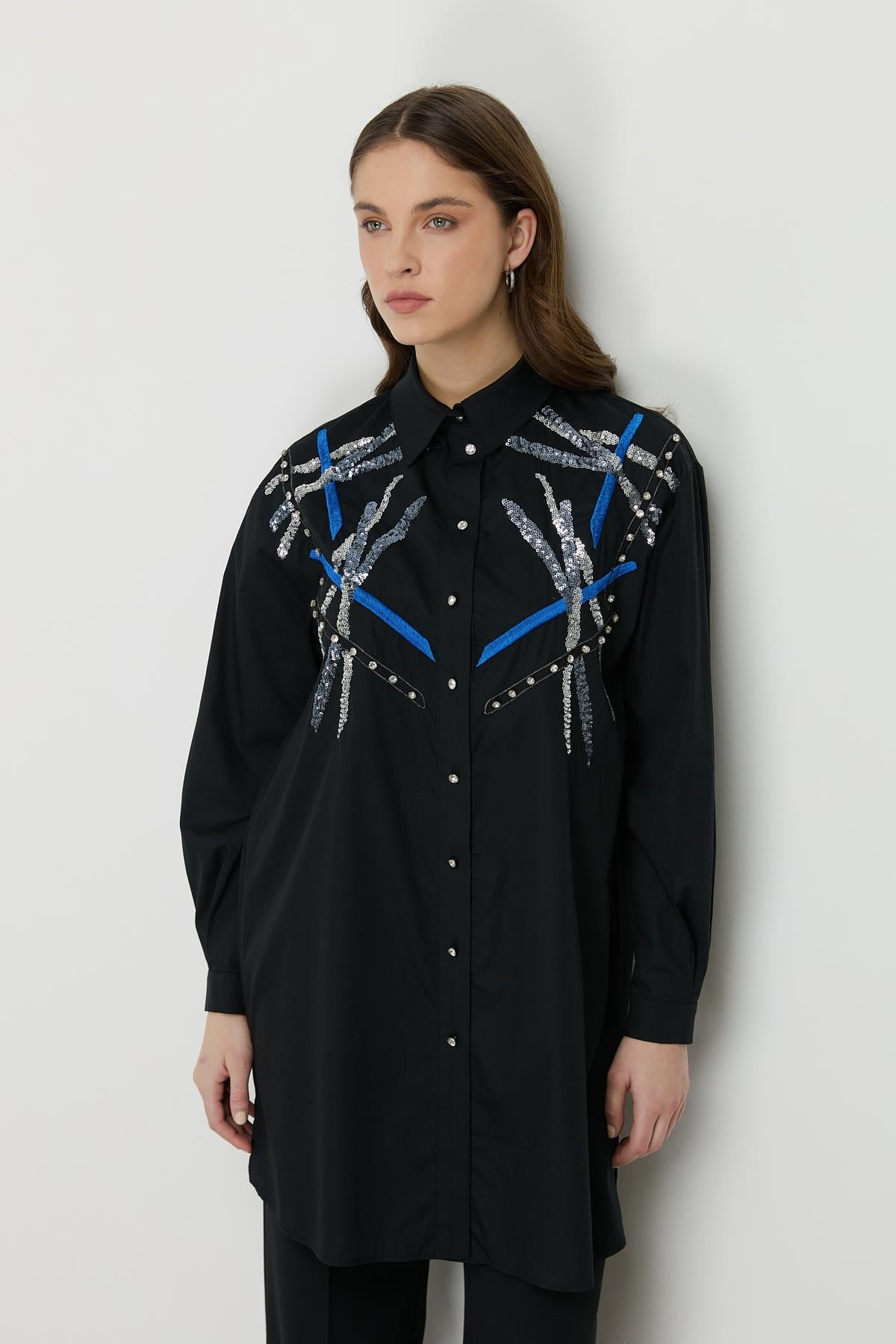 Omuzları İşlemeli Poplin Tunik Siyah