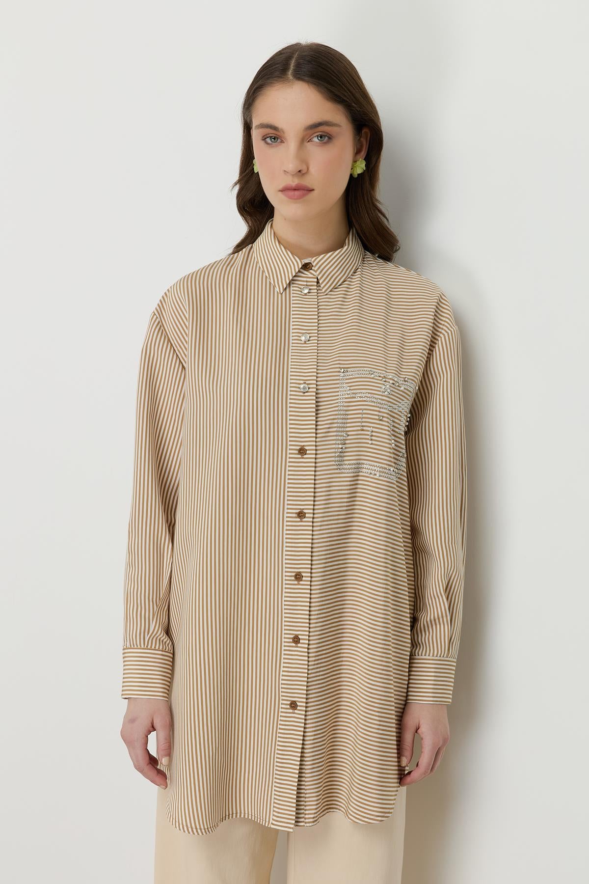 Taş Detaylı Gömlek Yaka Çizgili Tunik Camel