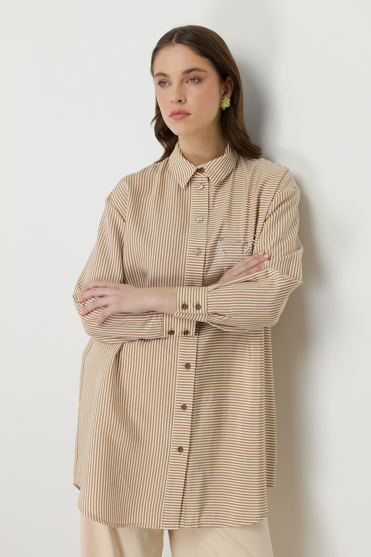 Taş Detaylı Gömlek Yaka Çizgili Tunik Camel