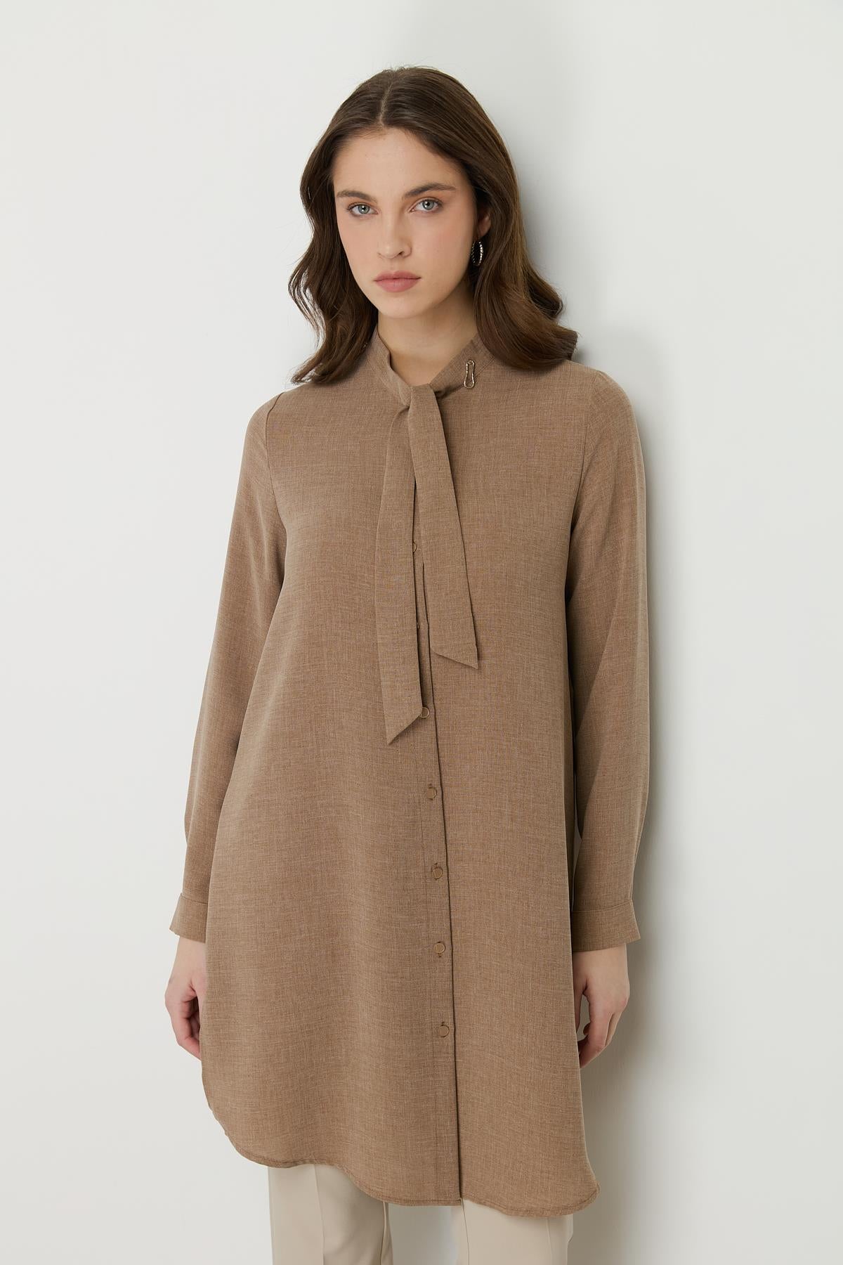Yakası Bağlamalı Basic Tunik Camel